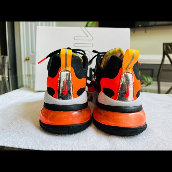 Air Max 270 React - Picture 6 of 8